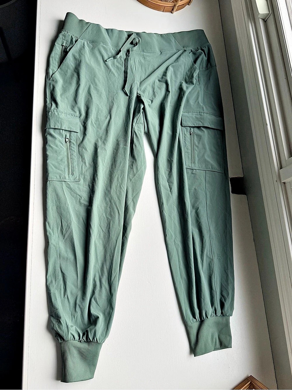 all in motion Women's Active Light Mid-Rise Cargo Joggers Green Large.